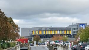 Hôpital Sud-Francilien — Photographie par Golden Flower