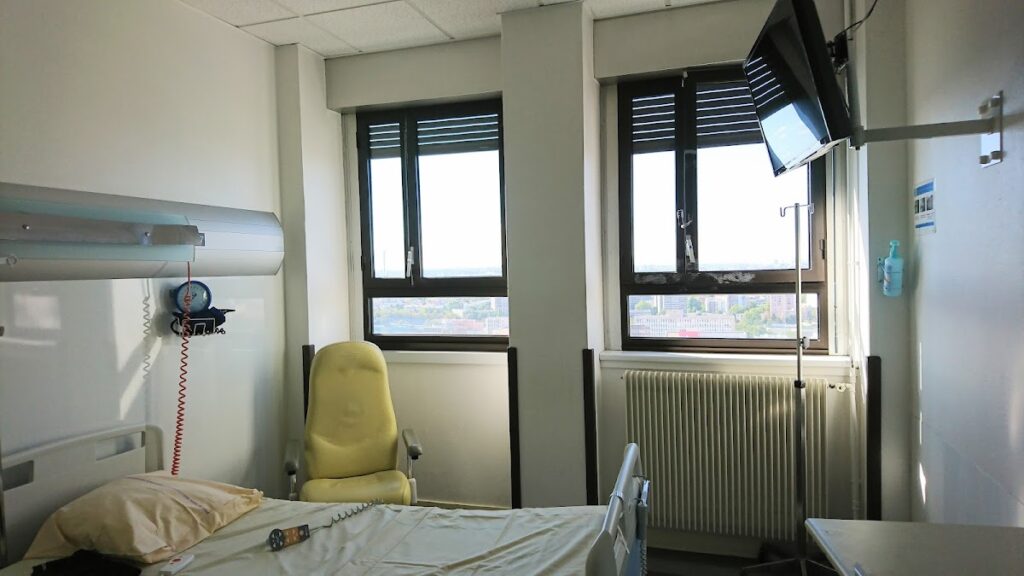 Hôpital Henri Mondor de l'AP-HP — Photographie par Serge RESTLE-CLAUZEL