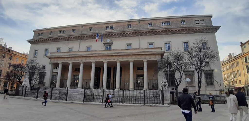 Hôpital du Pays d'Aix - Hôpital Intercommunal Aix/Pertuis — Photographie par Iztok Kamenski