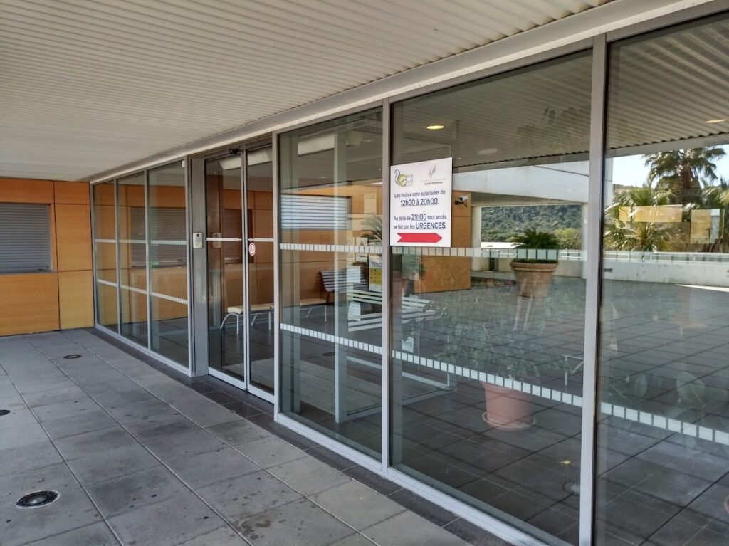 Hôpital Saint Tropez — Photographie par Bernard DESCAMPS