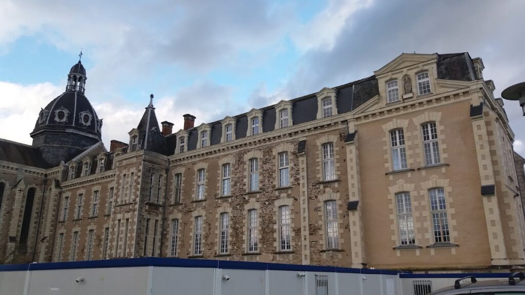 Hôpital du Haut Anjou — Photographie par Véronique Denis