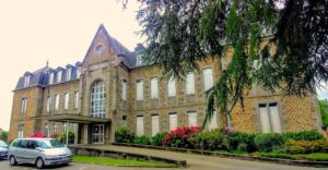 Hôpital de Saint-Hilaire-du-Harcouët — Photographie par C C