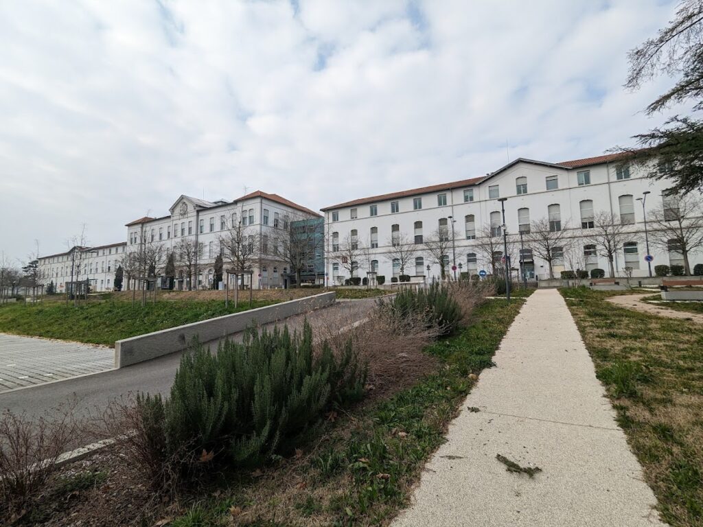 Hôpital Lyon Sud des HCL — Photographie par Vassili