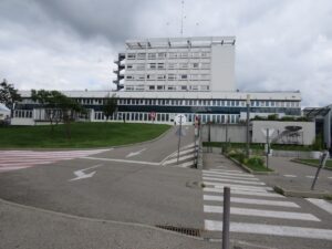 Hôpital Grenoble Alpes — Photographie par parthiv raval