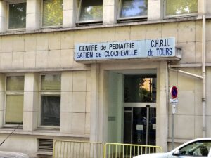 Hôpital Pédiatrique Clocheville de l'Hôpital Universitaire de Tours — Photographie par Kyle D