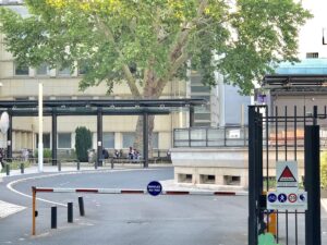 Hôpital Pédiatrique Clocheville de l'Hôpital Universitaire de Tours — Photographie par Kyle D