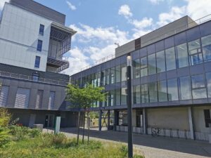Hôpitaux Universitaires de Strasbourg site de l'Hôpital de Hautepierre — Photographie par Euro Débarras Sarl